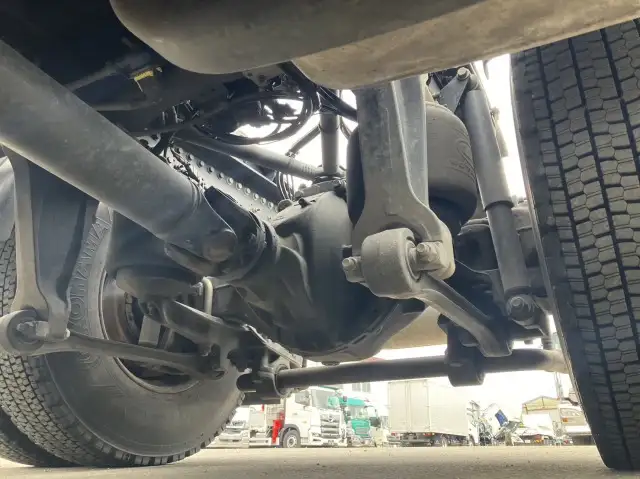 令和02年06月中古大型トラクタヘッド日産UDクオンの画像23