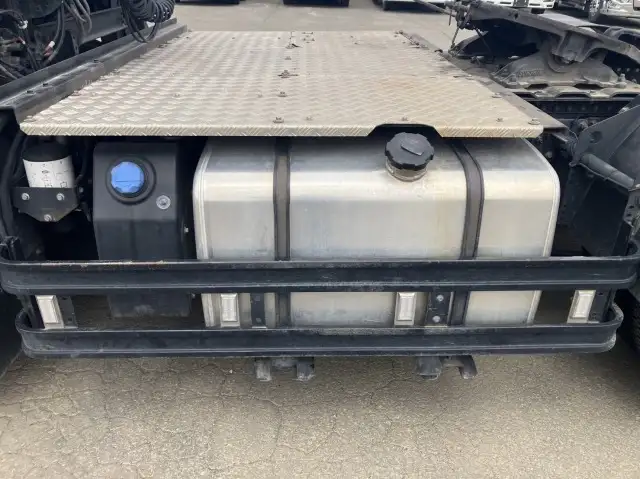 令和02年06月中古大型トラクタヘッド日産UDクオンの画像25