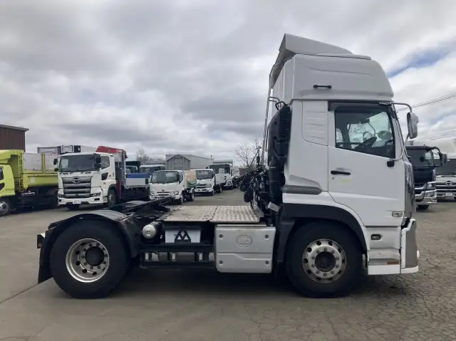 令和02年06月中古大型トラクタヘッド日産UDクオンの画像4