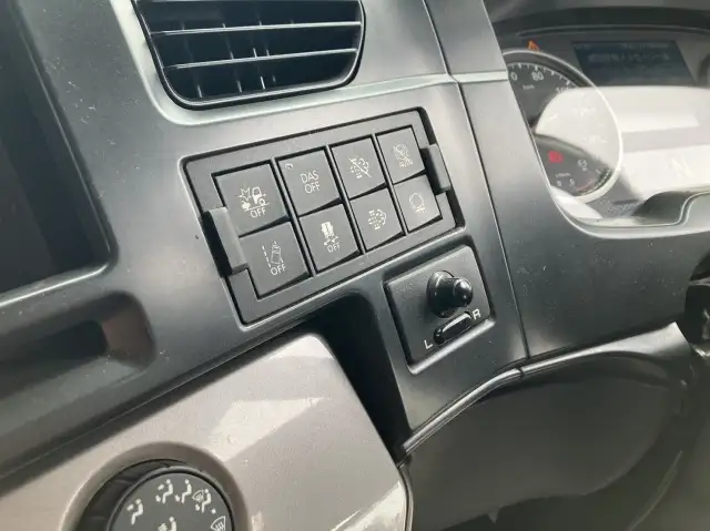 令和02年06月中古大型トラクタヘッド日産UDクオンの画像34