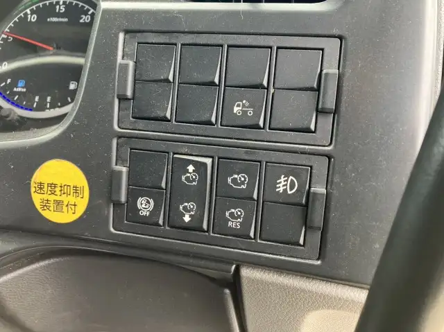 令和02年06月中古大型トラクタヘッド日産UDクオンの画像35