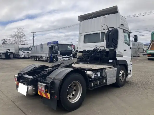 令和02年06月中古大型トラクタヘッド日産UDクオンの画像5