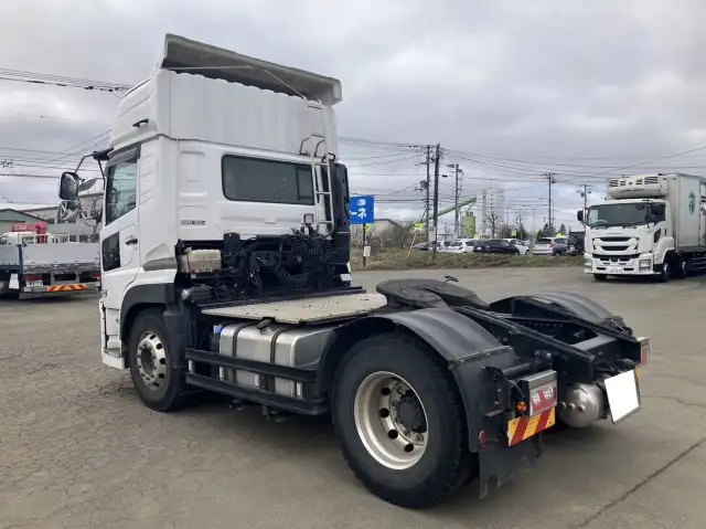 令和02年06月中古大型トラクタヘッド日産UDクオンの画像7