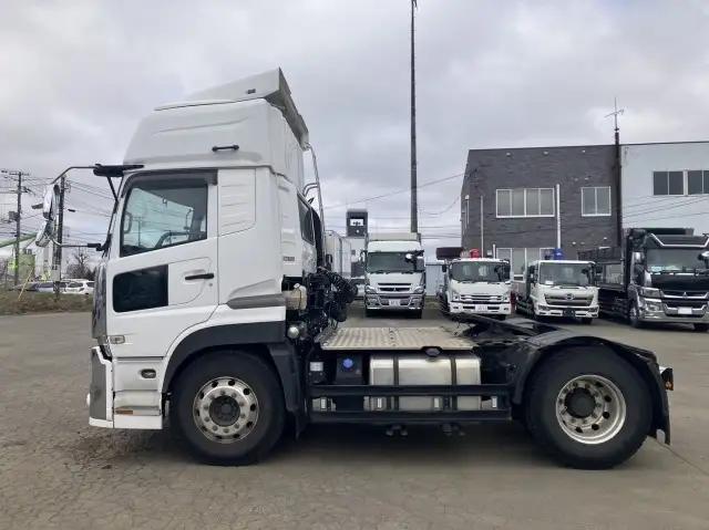 令和02年06月中古大型トラクタヘッド日産UDクオンの画像8