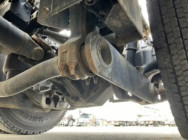 平成29年05月中古大型トラクタヘッド日野プロフィアの画像3