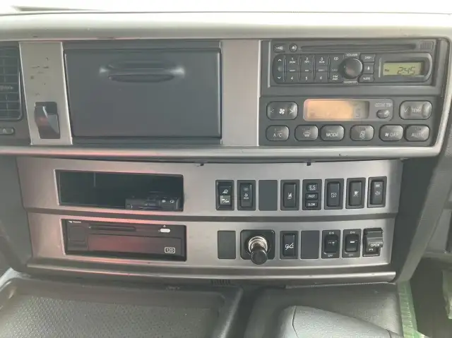 平成29年05月中古大型トラクタヘッド日野プロフィアの画像6