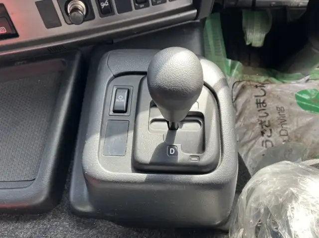 平成29年05月中古大型トラクタヘッド日野プロフィアの画像8