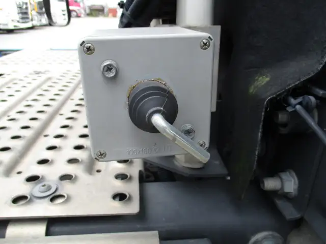 平成30年06月中古大型トラクタヘッドボルボボルボの画像25