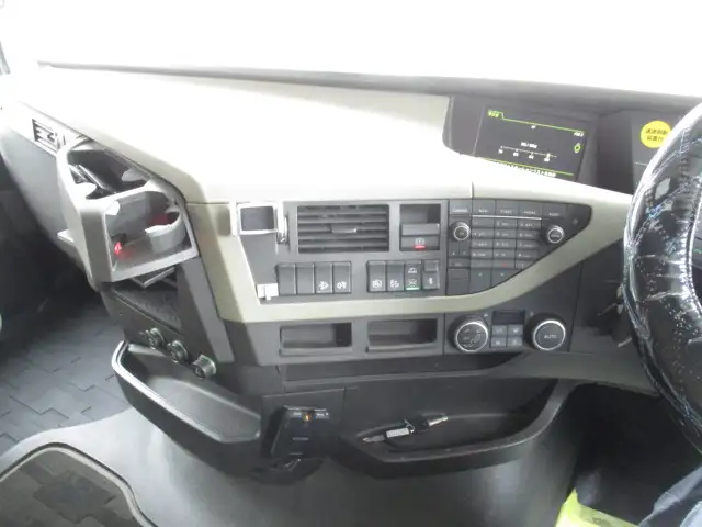 平成30年06月中古大型トラクタヘッドボルボボルボの画像29