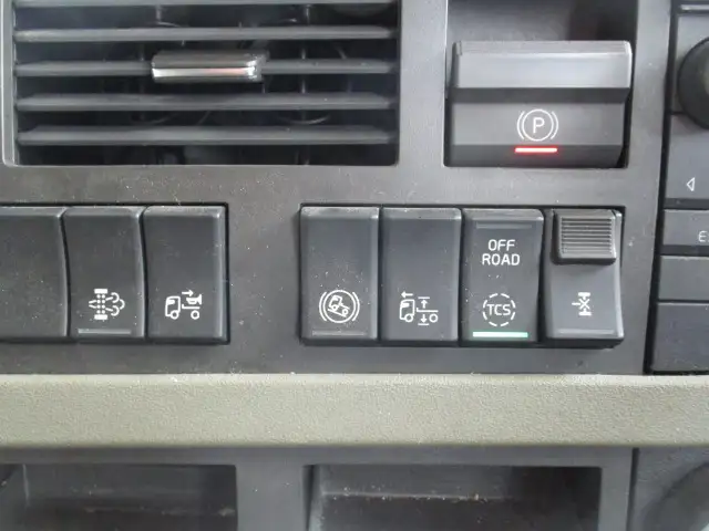 平成30年06月中古大型トラクタヘッドボルボボルボの画像30