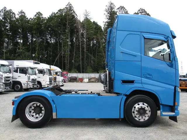 平成30年06月中古大型トラクタヘッドボルボボルボの画像4