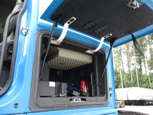 平成30年06月中古大型トラクタヘッドボルボボルボの画像46