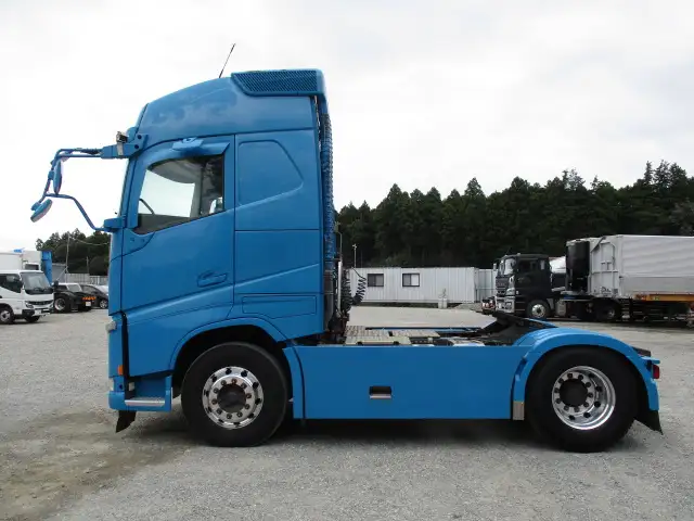 平成30年06月中古大型トラクタヘッドボルボボルボの画像8