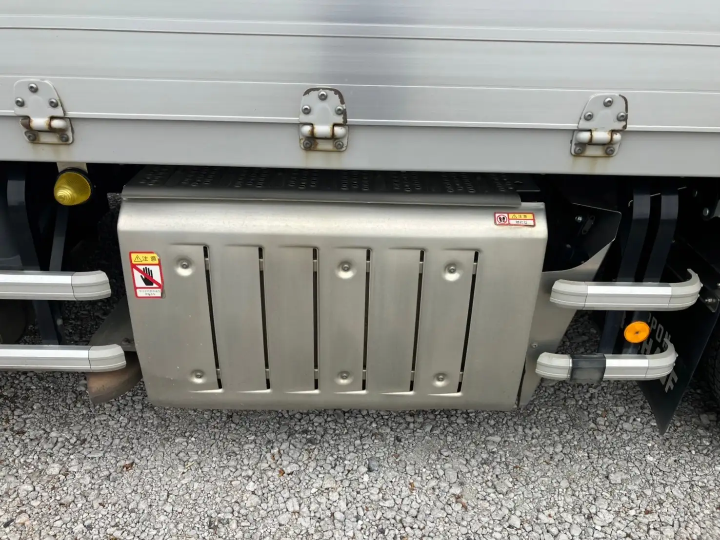 【車検付 令和6年8月】平成30年 三菱 4軸低床ドライウイング エアサス ハイルーフ AT 積載:13,800kgの画像27