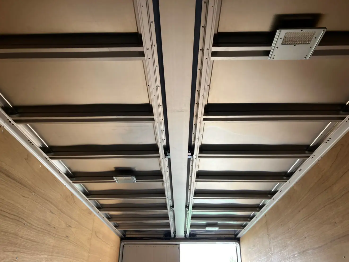 【車検付 令和6年8月】平成30年 三菱 4軸低床ドライウイング エアサス ハイルーフ AT 積載:13,800kgの画像29