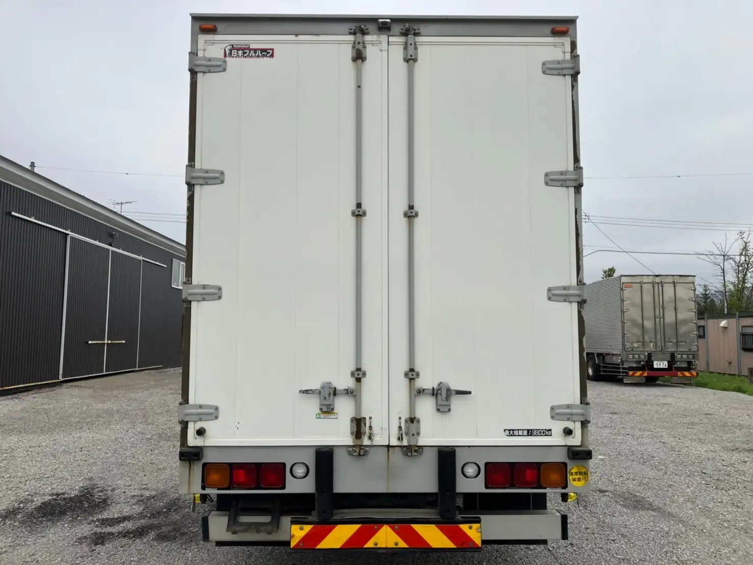 【車検付 令和6年8月】平成30年 三菱 4軸低床ドライウイング エアサス ハイルーフ AT 積載:13,800kgの画像4