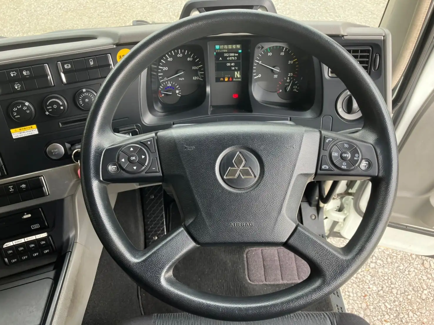 【車検付 令和6年8月】平成30年 三菱 4軸低床ドライウイング エアサス ハイルーフ AT 積載:13,800kgの画像42