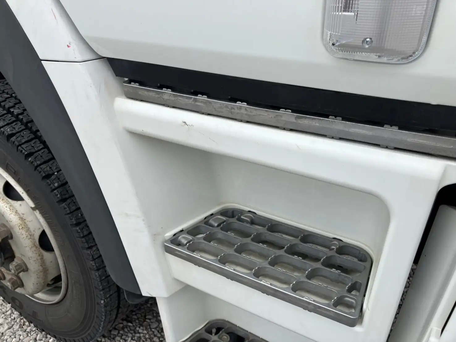 【車検付 令和6年8月】平成30年 三菱 4軸低床ドライウイング エアサス ハイルーフ AT 積載:13,800kgの画像52