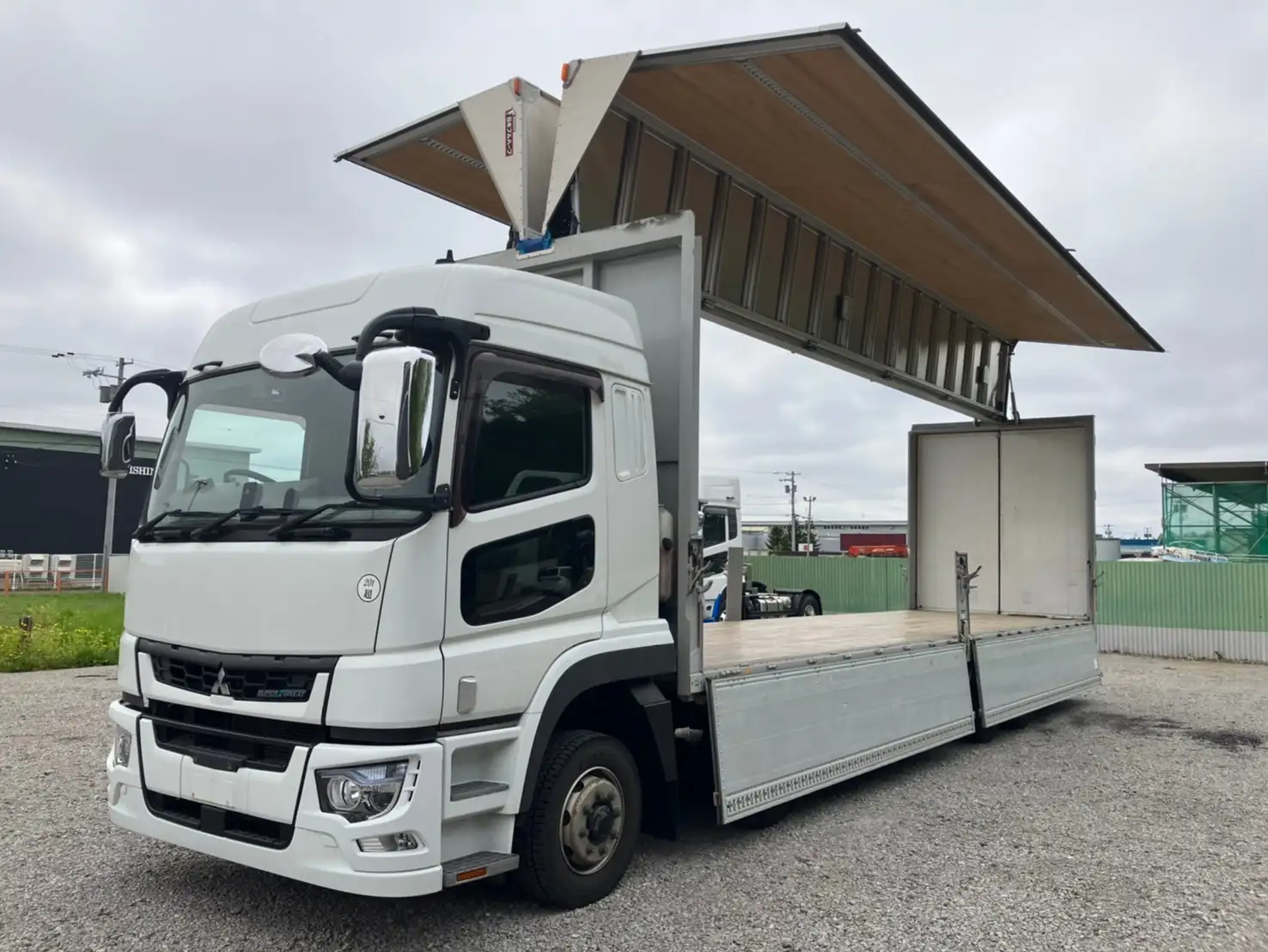 【車検付 令和6年8月】平成30年 三菱 4軸低床ドライウイング エアサス ハイルーフ AT 積載:13,800kgの画像10