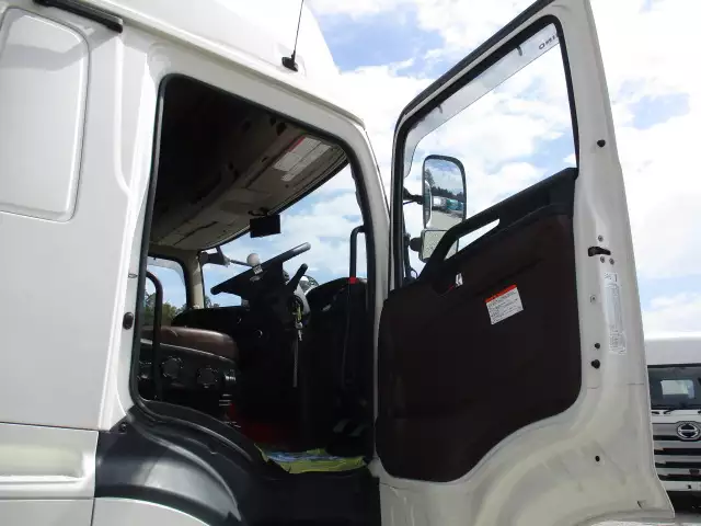 令和03年01月中古大型トラクタヘッド日野プロフィアの画像26