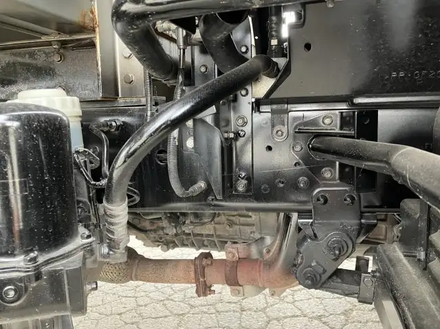 令和2年 いすゞ 4tアルミ平 62ワイド ベッド付き 床:木 積載:3,150㎏ 距離:38万㎞の画像14