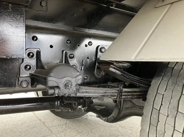 令和2年 いすゞ 4tアルミ平 62ワイド ベッド付き 床:木 積載:3,150㎏ 距離:38万㎞の画像20