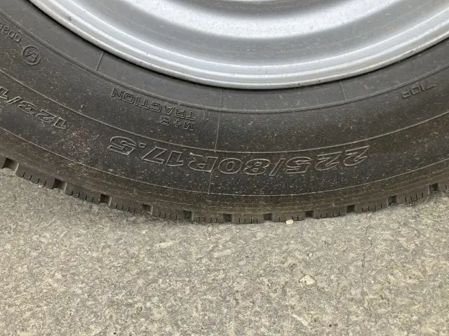 令和2年 いすゞ 4tアルミ平 62ワイド ベッド付き 床:木 積載:3,150㎏ 距離:38万㎞の画像31