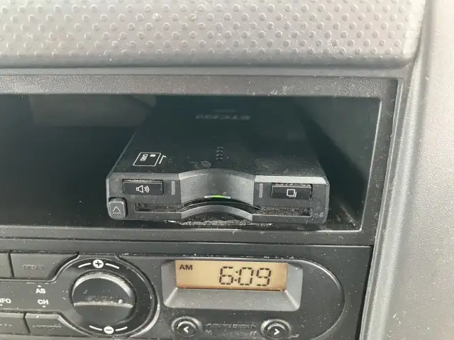 令和2年 いすゞ 4tアルミ平 62ワイド ベッド付き 床:木 積載:3,150㎏ 距離:38万㎞の画像43