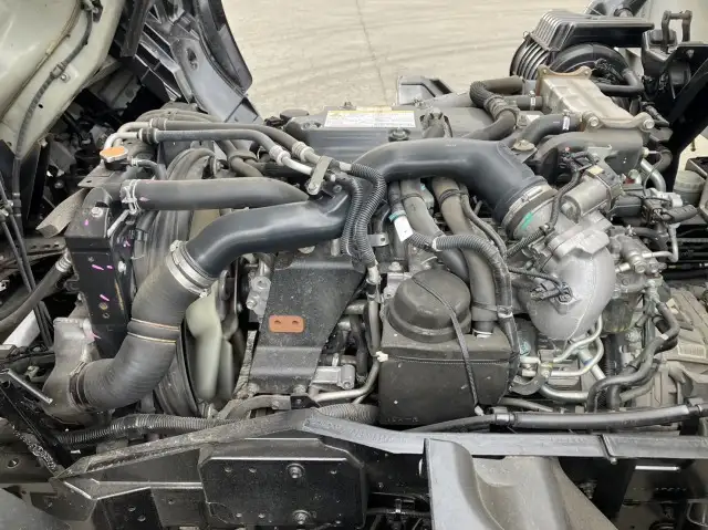 令和2年 いすゞ 4tアルミ平 62ワイド ベッド付き 床:木 積載:3,150㎏ 距離:38万㎞の画像45