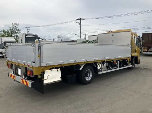 令和2年 いすゞ 4tアルミ平 62ワイド ベッド付き 床:木 積載:3,150㎏ 距離:38万㎞の画像7