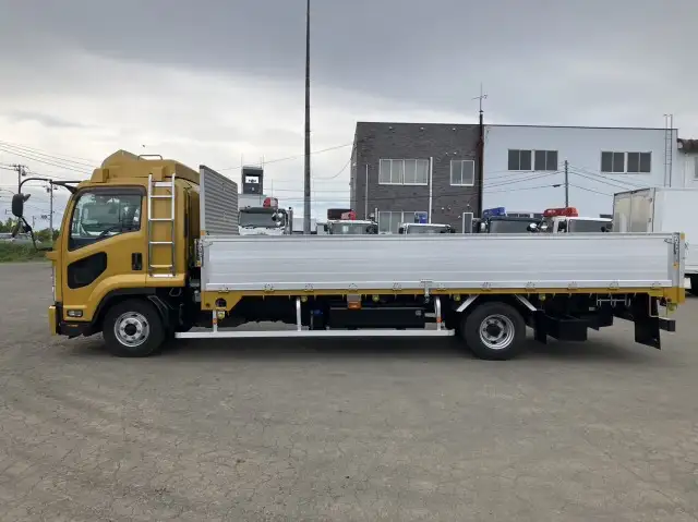 令和2年 いすゞ 4tアルミ平 62ワイド ベッド付き 床:木 積載:3,150㎏ 距離:38万㎞の画像8