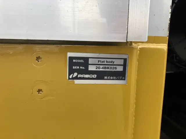 令和2年 いすゞ 4tアルミ平 62ワイド ベッド付き 床:木 積載:3,150㎏ 距離:38万㎞の画像9