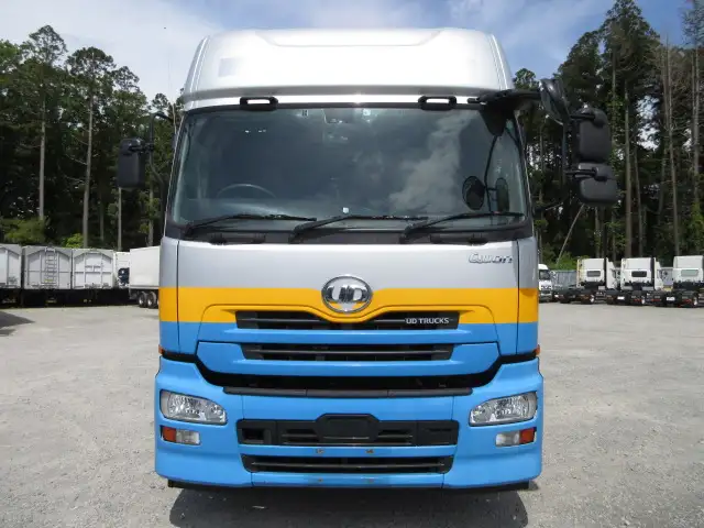 平成29年06月中古大型トラクタヘッド日産UDクオンの画像2