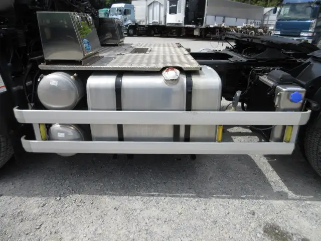平成29年06月中古大型トラクタヘッド日産UDクオンの画像17
