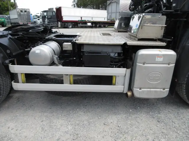 平成29年06月中古大型トラクタヘッド日産UDクオンの画像19