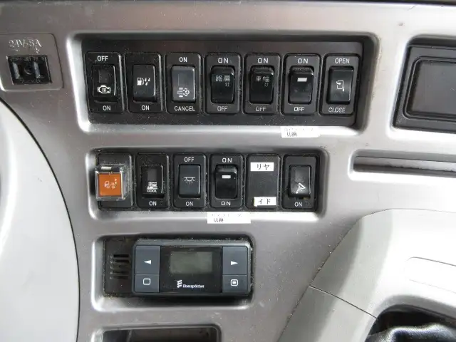 平成29年06月中古大型トラクタヘッド日産UDクオンの画像30