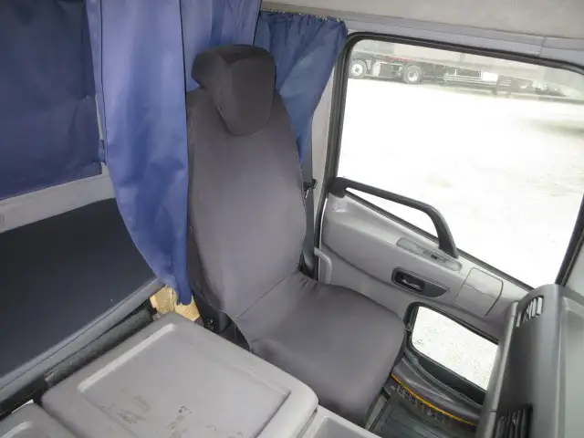 平成29年06月中古大型トラクタヘッド日産UDクオンの画像38