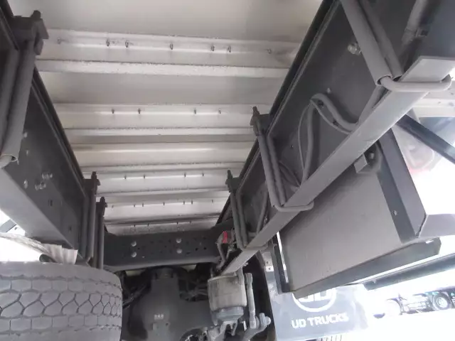 低走行!! 車検付(R6.6)平成30年 UD 低床4軸ウィング 390馬力 AT 積載:13,600kg バックモニター ETC2.0 ナビの画像17