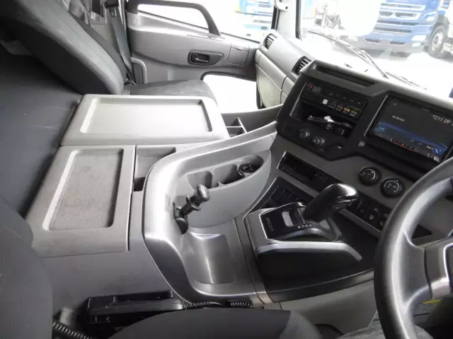 低走行!! 車検付(R6.6)平成30年 UD 低床4軸ウィング 390馬力 AT 積載:13,600kg バックモニター ETC2.0 ナビの画像42