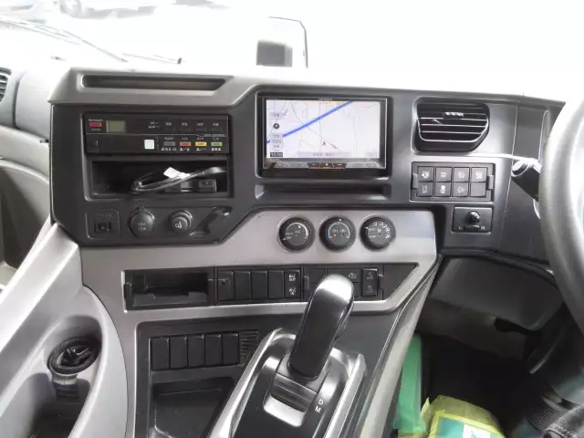 低走行!! 車検付(R6.6)平成30年 UD 低床4軸ウィング 390馬力 AT 積載:13,600kg バックモニター ETC2.0 ナビの画像44