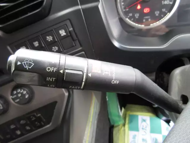 低走行!! 車検付(R6.6)平成30年 UD 低床4軸ウィング 390馬力 AT 積載:13,600kg バックモニター ETC2.0 ナビの画像48