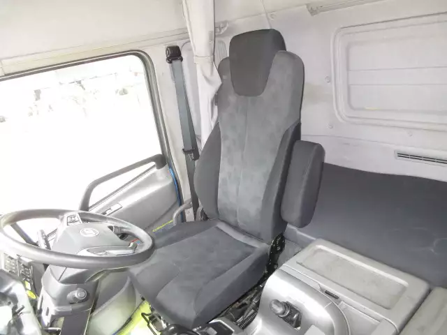 低走行!! 車検付(R6.6)平成30年 UD 低床4軸ウィング 390馬力 AT 積載:13,600kg バックモニター ETC2.0 ナビの画像53