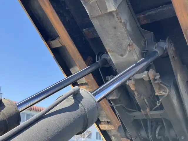 平成24年06月中古大型ミキサー車・高所作業車・その他特装車三菱ふそうスーパーグレートの画像22