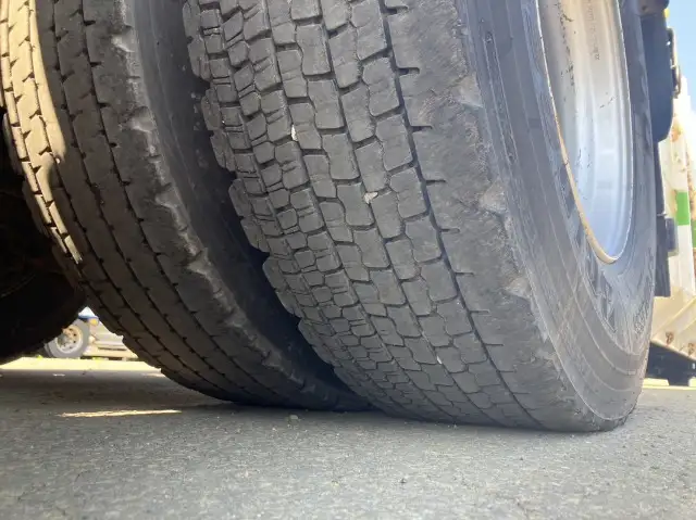 平成24年06月中古大型ミキサー車・高所作業車・その他特装車三菱ふそうスーパーグレートの画像47