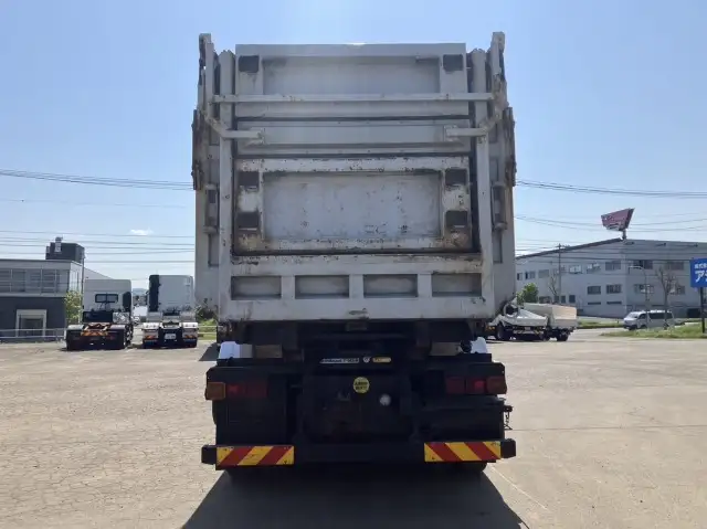 平成24年06月中古大型ミキサー車・高所作業車・その他特装車三菱ふそうスーパーグレートの画像6