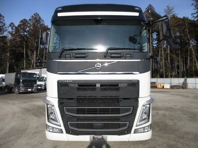 令和02年11月中古大型トラクタヘッド輸入車・その他ボルボの画像2