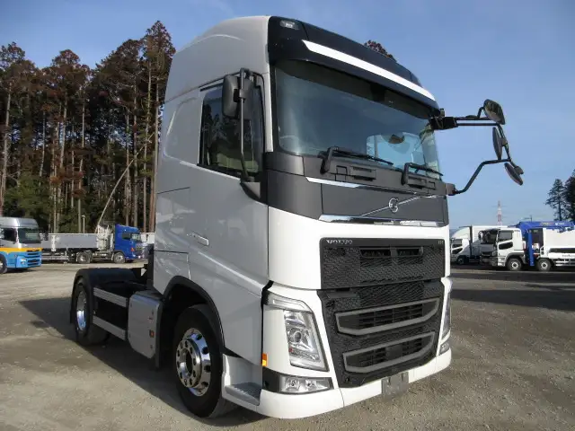 令和02年11月中古大型トラクタヘッド輸入車・その他ボルボの画像3