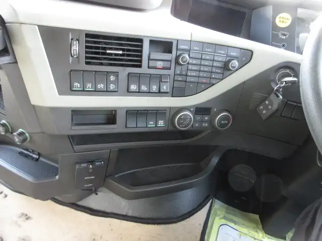令和02年11月中古大型トラクタヘッド輸入車・その他ボルボの画像29