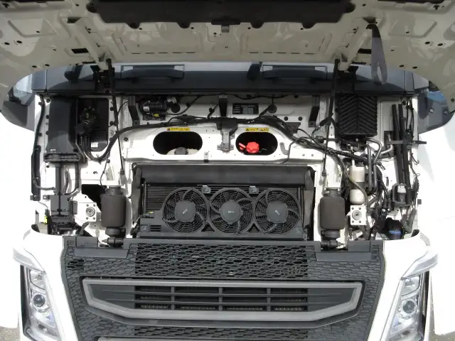 令和02年11月中古大型トラクタヘッド輸入車・その他ボルボの画像55