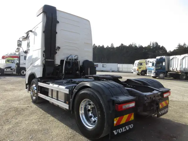 令和02年11月中古大型トラクタヘッド輸入車・その他ボルボの画像7